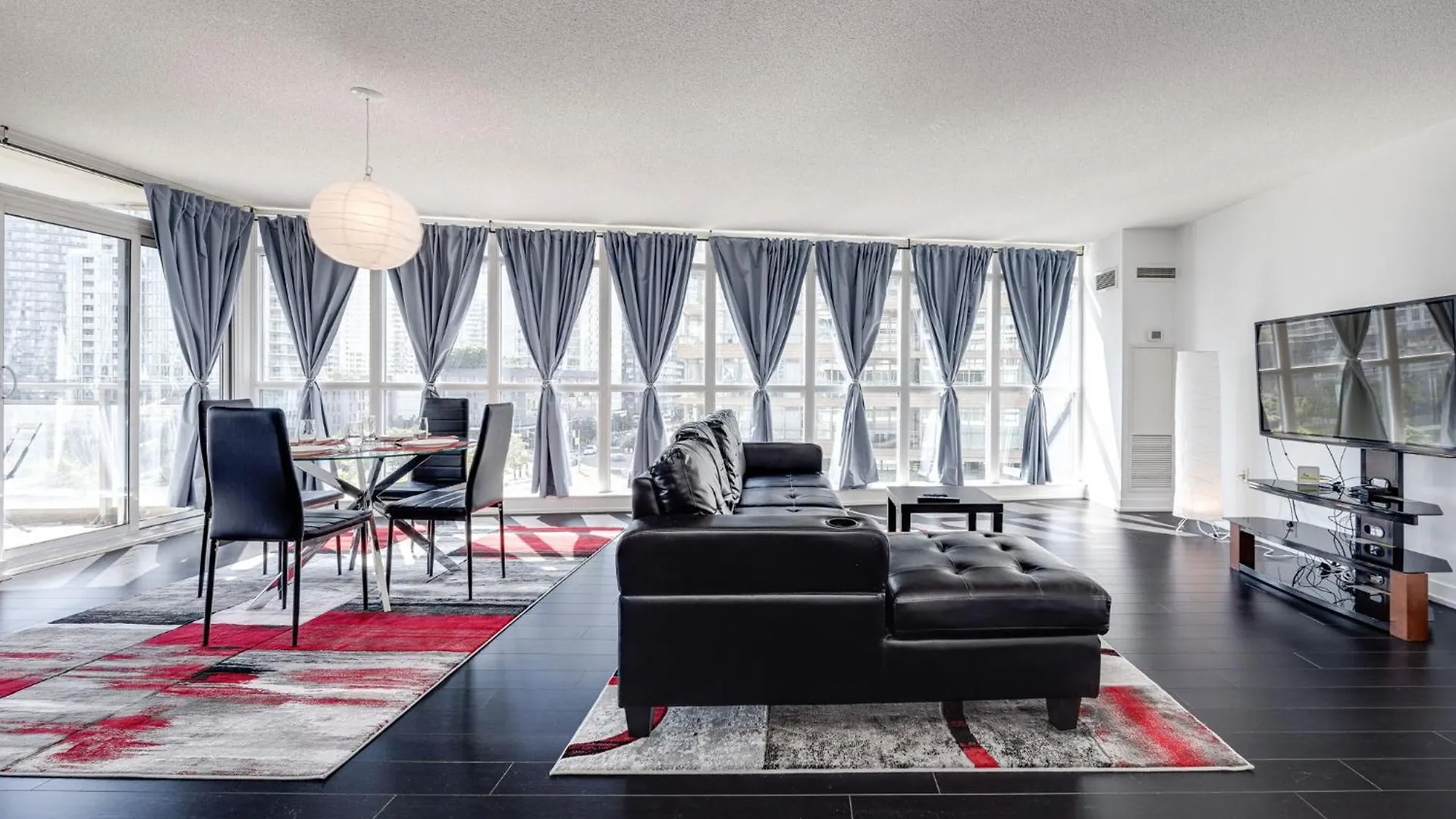 3Bdrm Lake View Condo In Toronto contacts